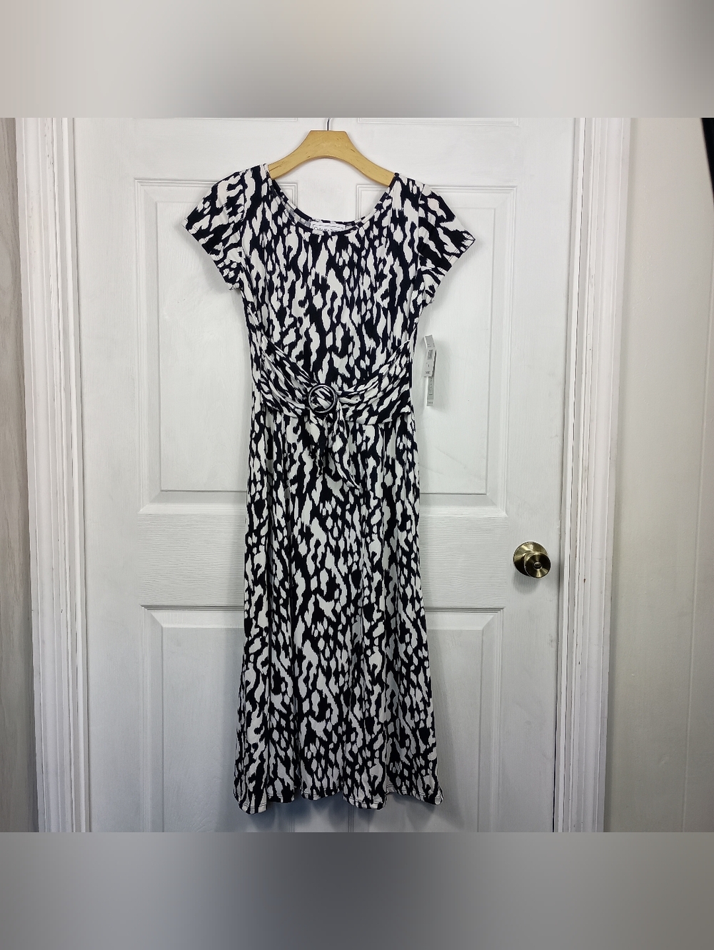 Chelsea Suite Dress 8 Black White Animal Ikat Print Stretch Faux Wrap Midi NWT